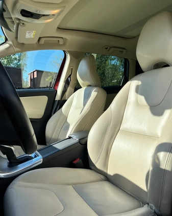 Volvo XC 60 cena 96999 przebieg: 144500, rok produkcji 2017 z Wrocław małe 137